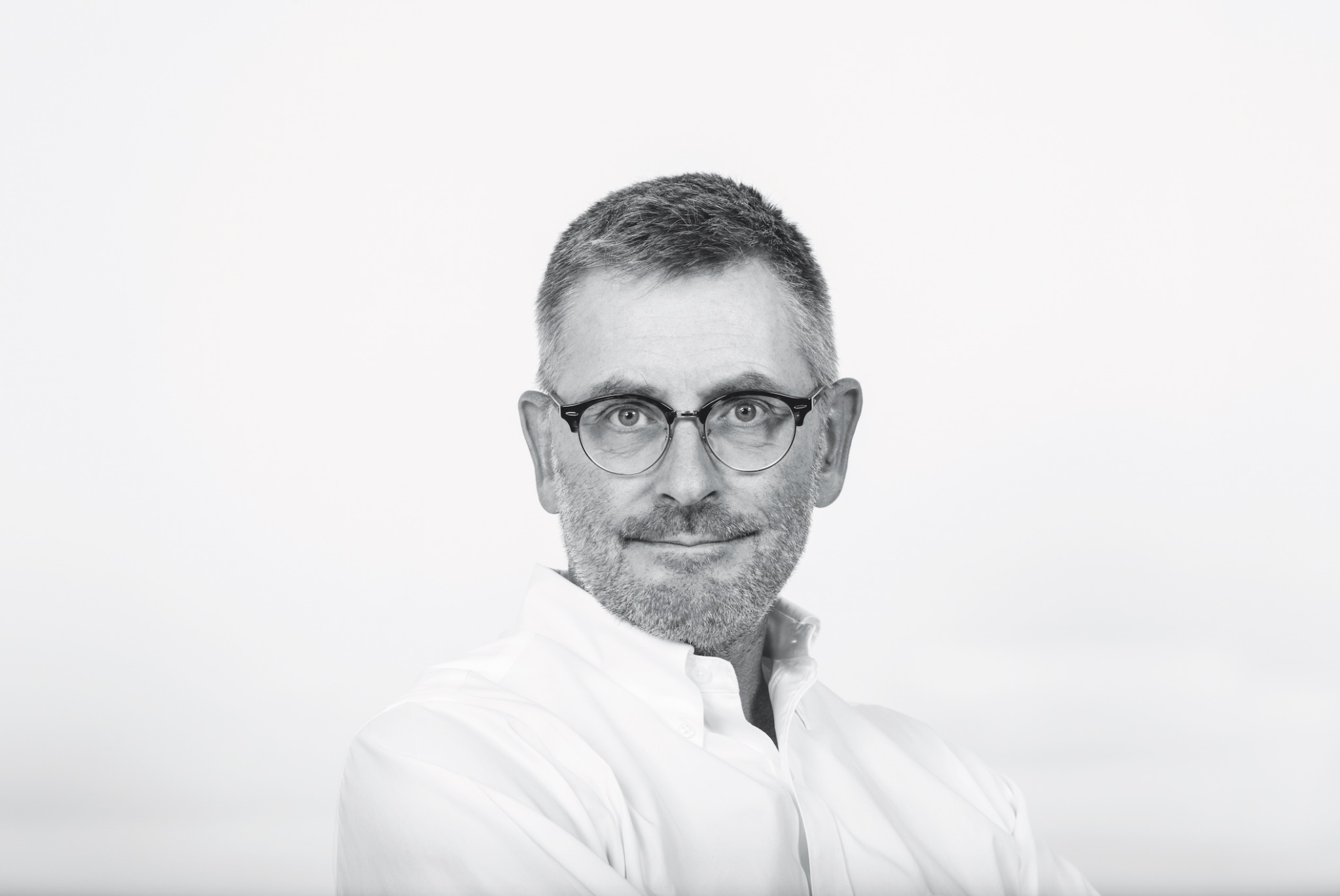 Svartvitt personporträtt, Peter Connée