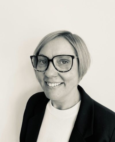 Porträttbild på Elin Jobén.